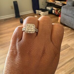 Elegant white gold Women's Ring